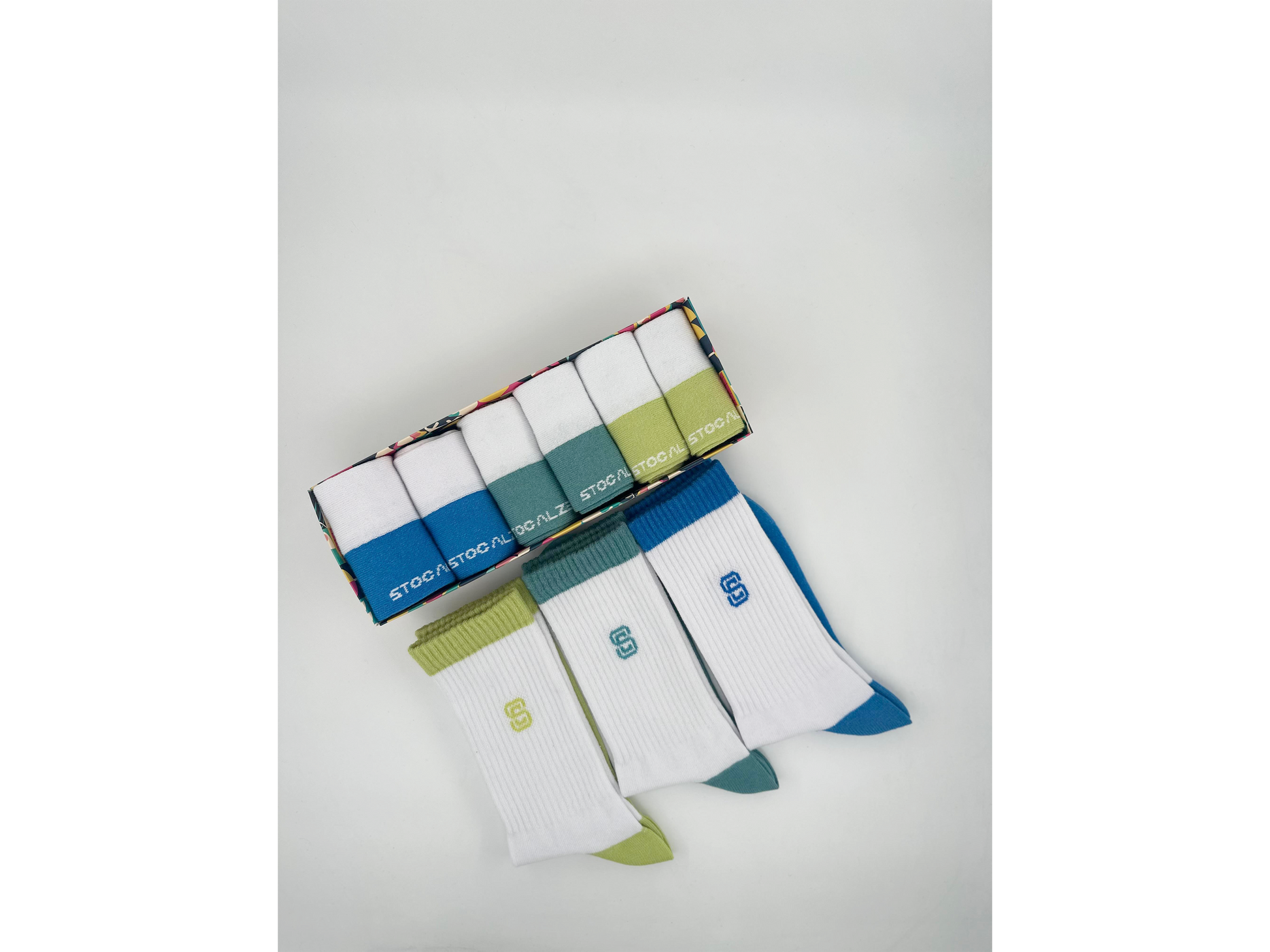 beyaz-renkli-tenis-corap